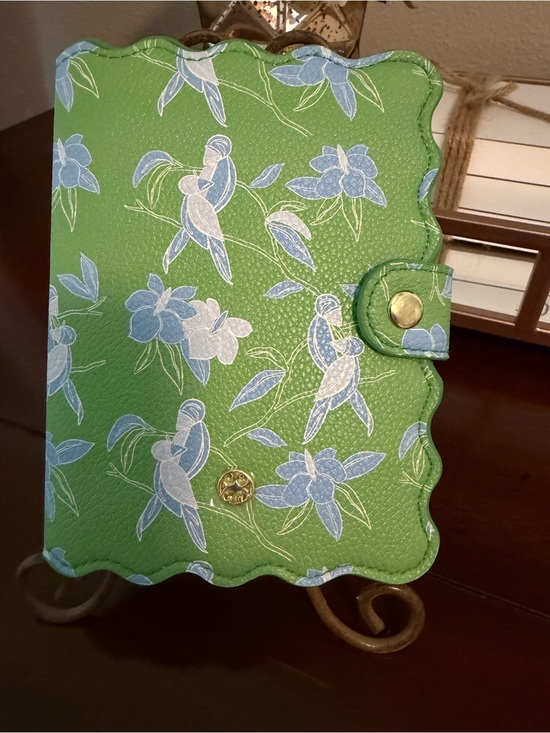 Handbags - MARY SQUARE TIKI TROPICS PASSPORT COVER NWT